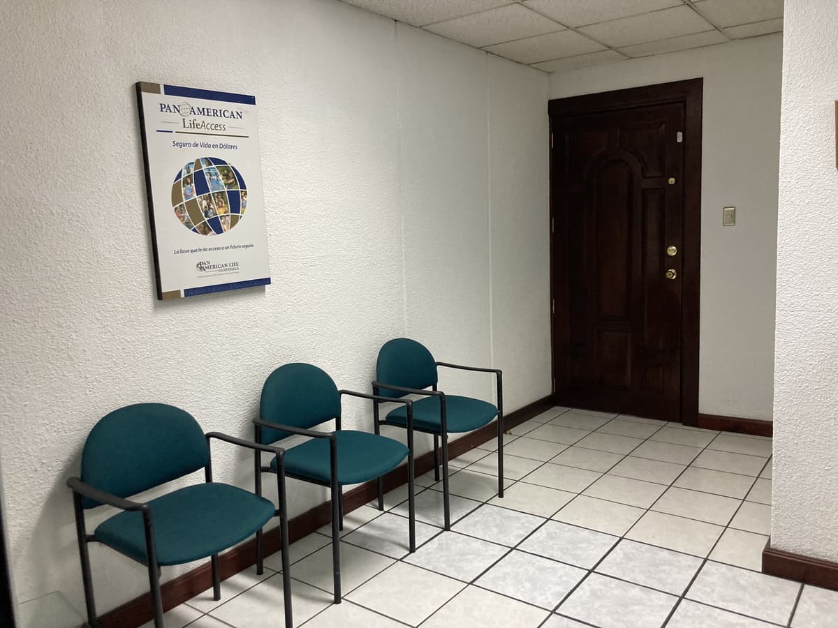 Oficina en renta Torre Azul Guatemala - foto 1