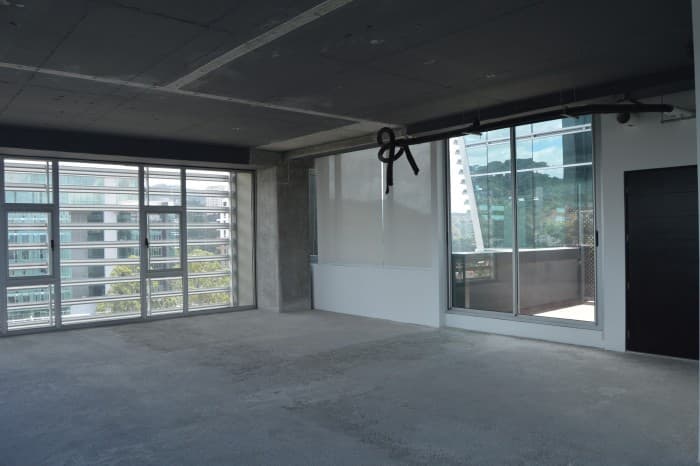 Oficina en renta zona 15  Boulevard Vista Hermosa  - foto 1