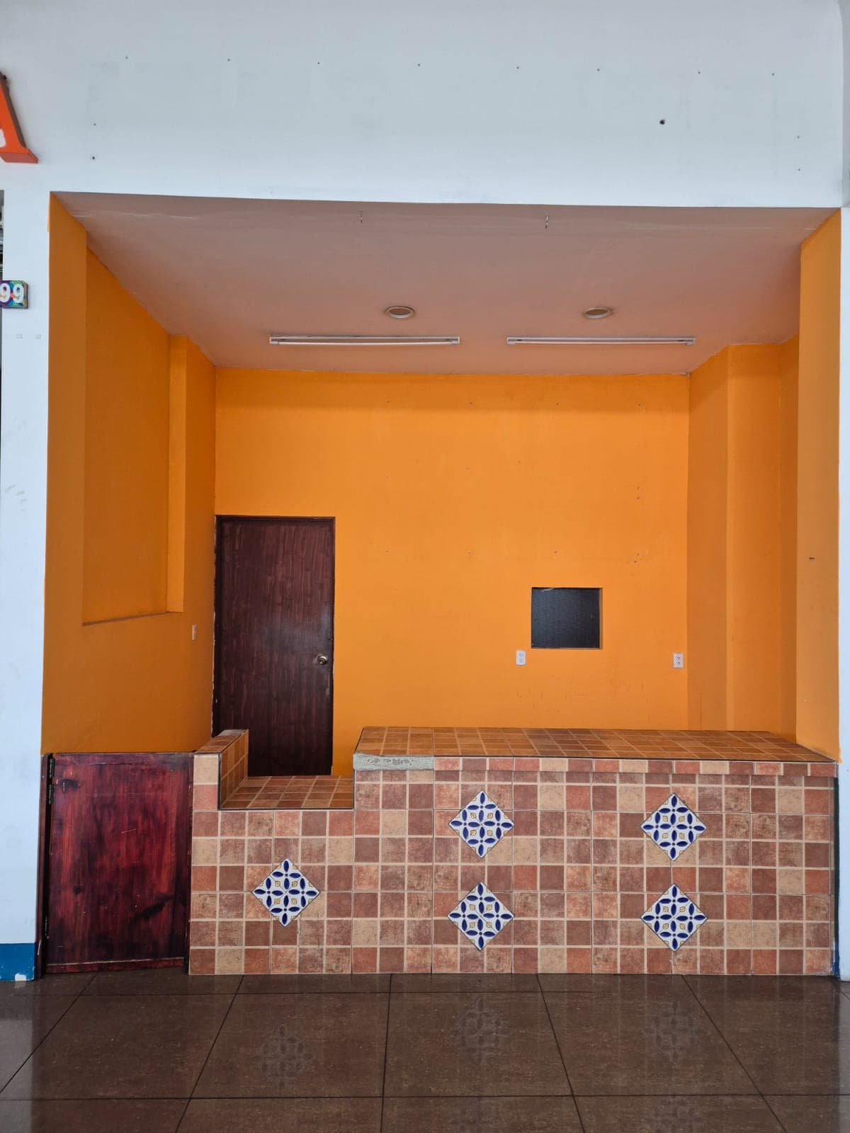 LOCAL COMERCIAL EN RENTA - foto 1