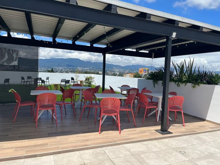 Venta de Apartamento en Torre Vertical, Zona 12 - foto 1