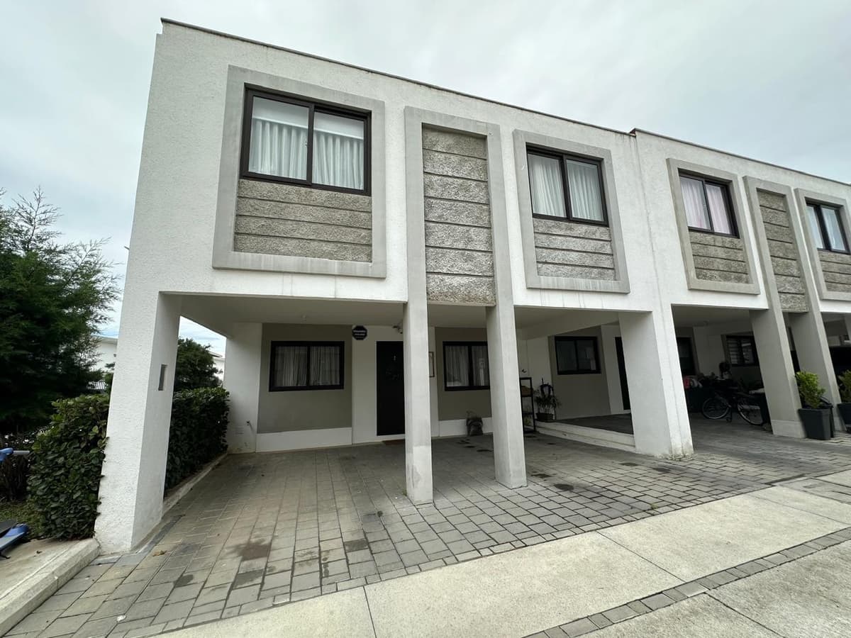 Casa en venta en Serena de Arrazola Fraijanes - foto 1