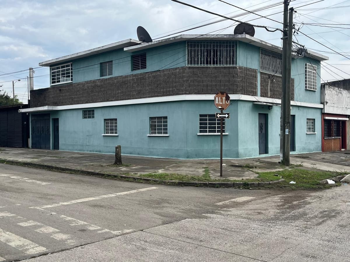 CASA COMERCIAL EN ALQUILER EN LA REFORMITA ZONA 12 - foto 1