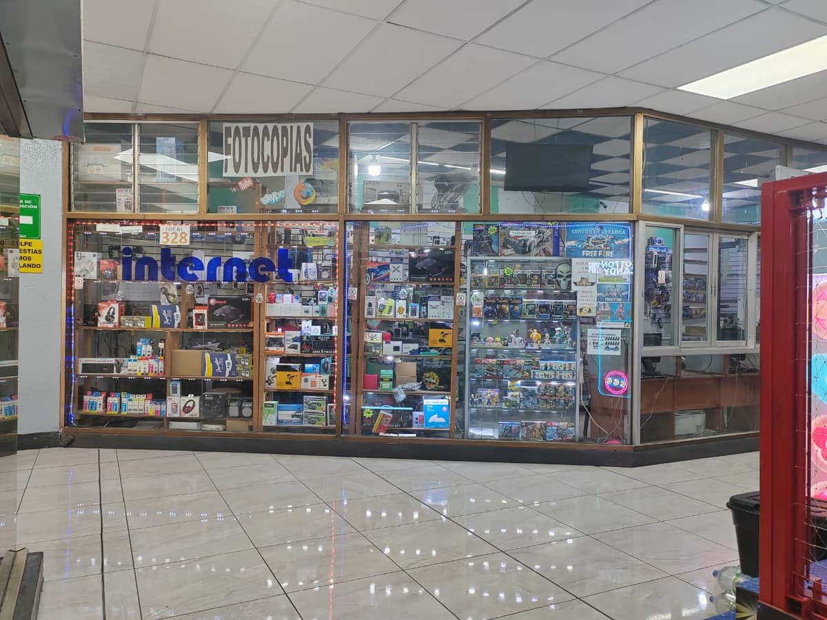 LOCAL COMERCIAL EN RENTA - CENTRO COMERCIAL CAPITOL - foto 1