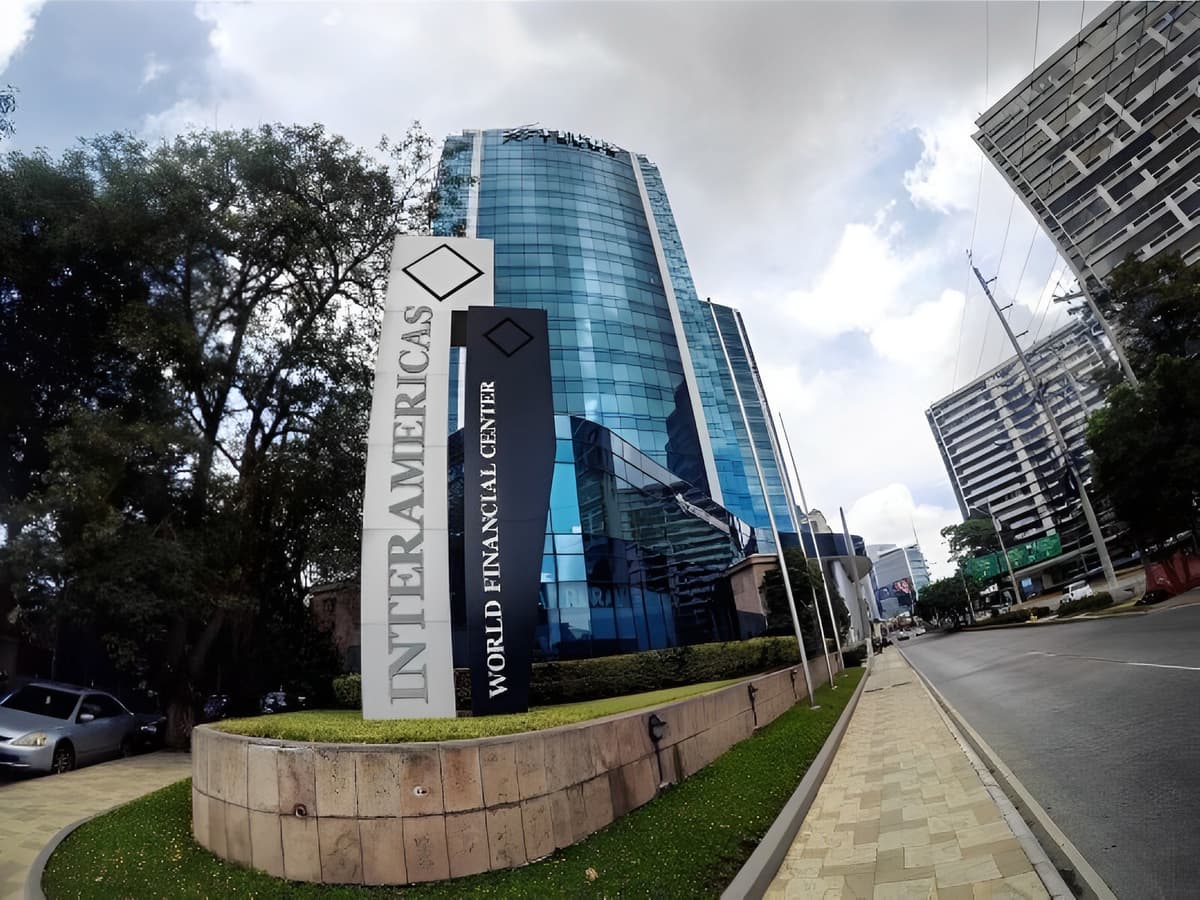 Pool de Oficinas en Renta en Zona 10 - INTERAMERICAS - foto 1