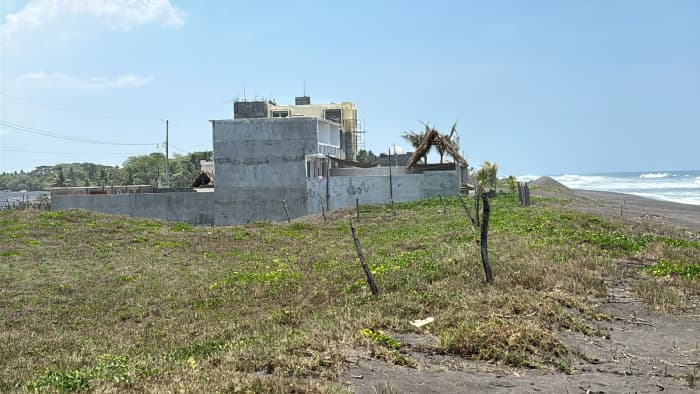 Terreno en Venta Frente al Mar en Sipacate, Escuintla - foto 1