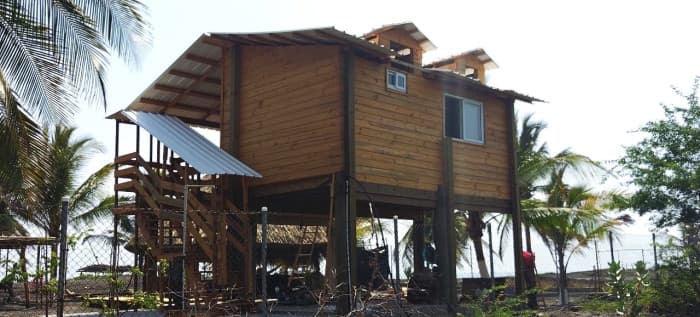 Terreno a orilla de la Playa con Casa en Venta  - foto 1