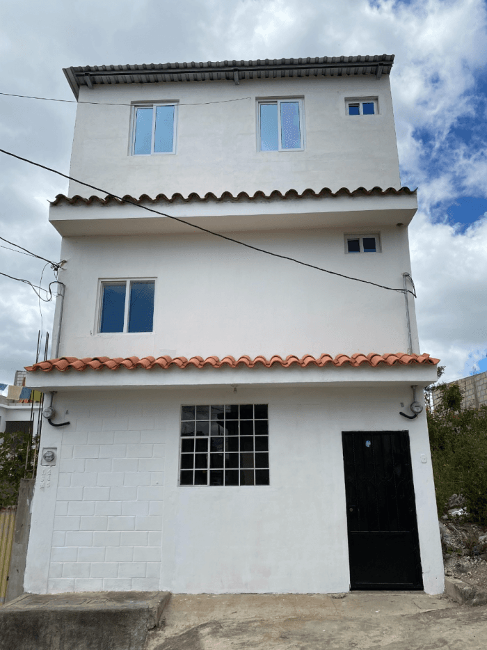 Casa en venta en zona 18 - foto 1