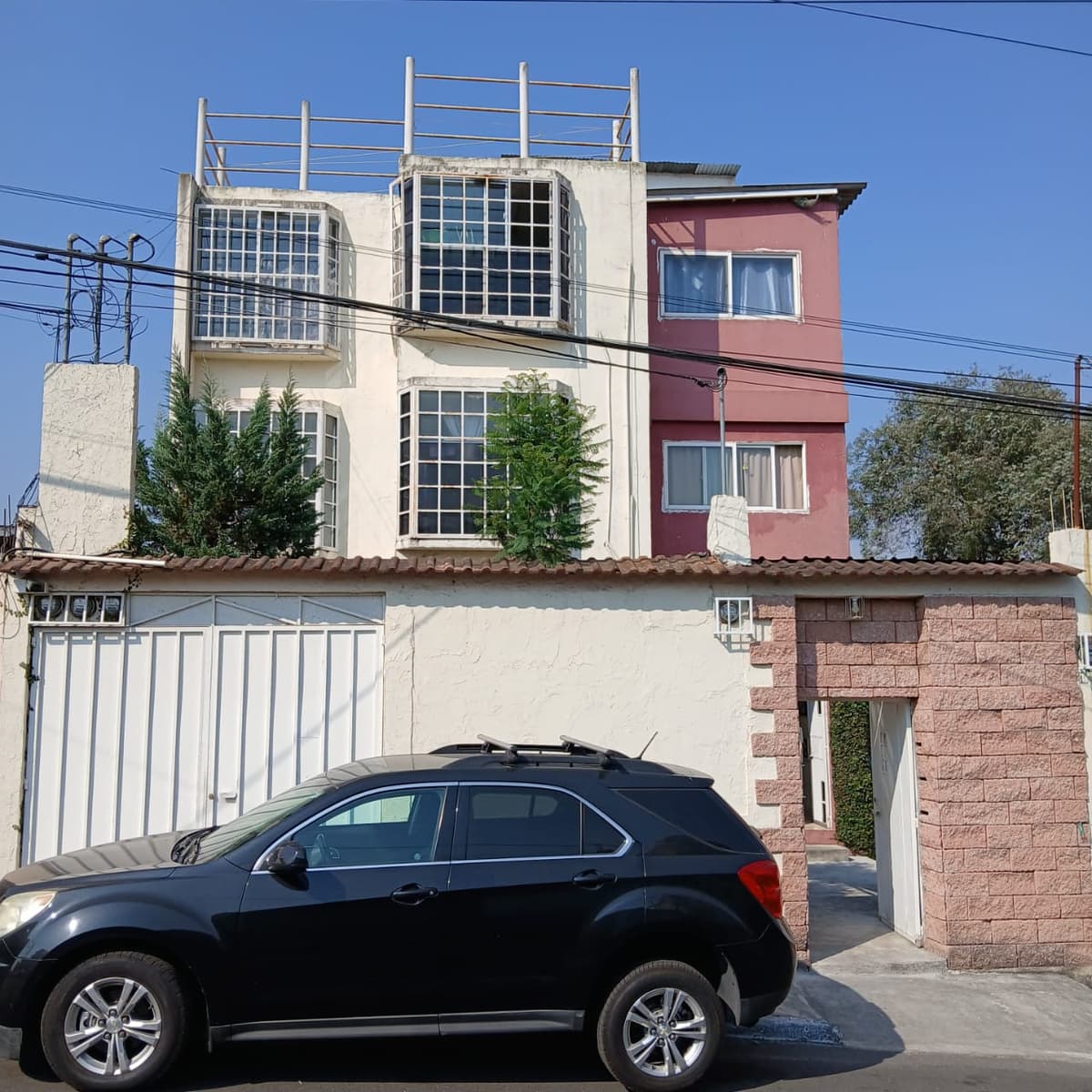 Torre de apartamentos de 3 niveles 2 por nivel, parqueo - foto 1