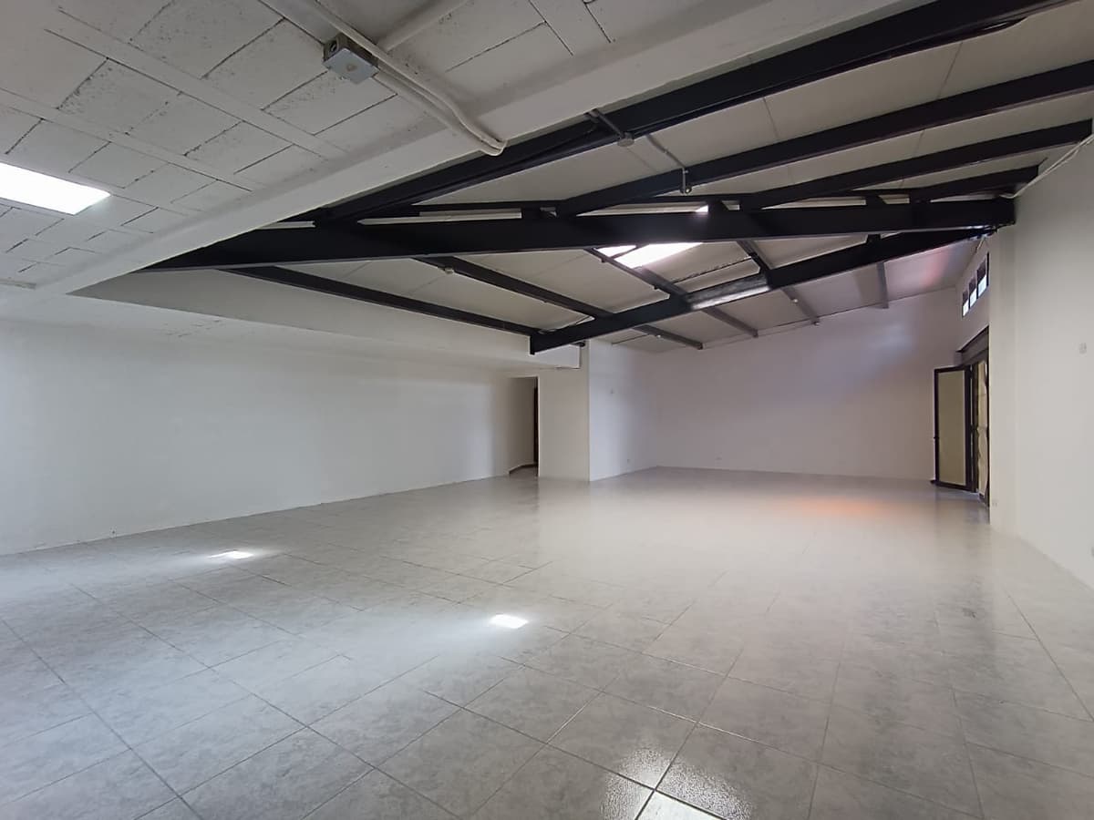 Local comercial en Alquiler en Zona 10 - foto 1