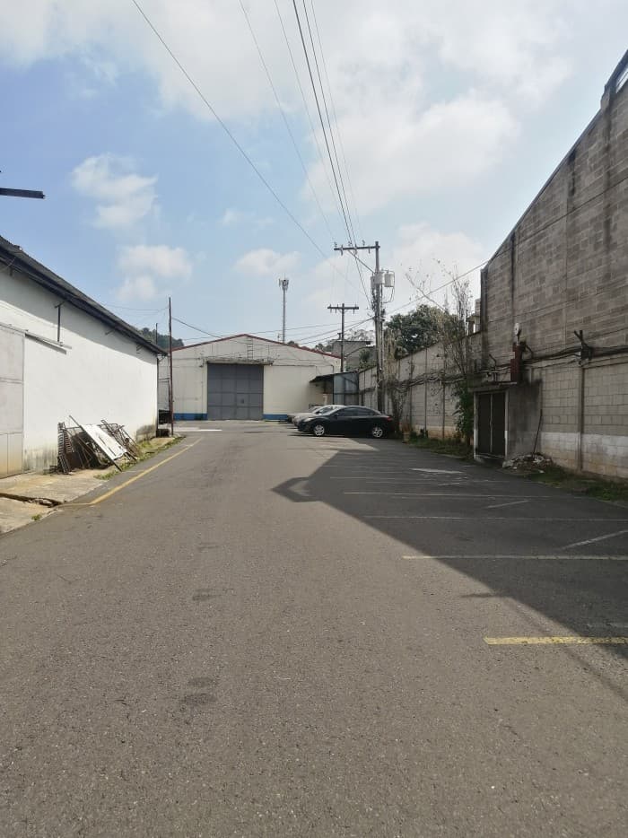 SE RENTA BODEGA INDUSTRIAL DE 2946 M2 PUERTA PARADA - foto 2