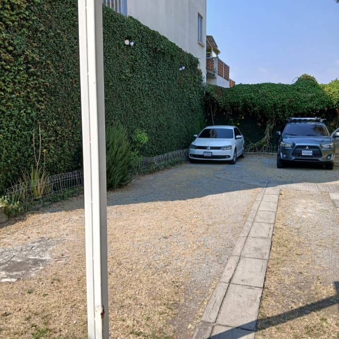 Torre de apartamentos de 3 niveles 2 por nivel, parqueo - foto 4