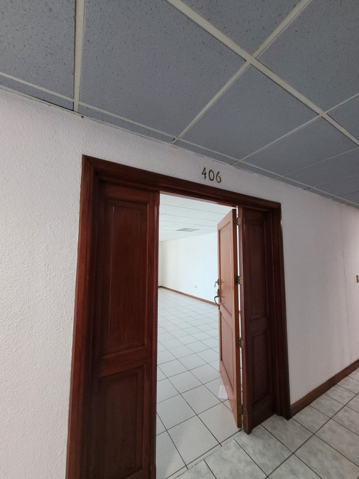Renta de Oficina en zona Centrica de Guatemala  - foto 4