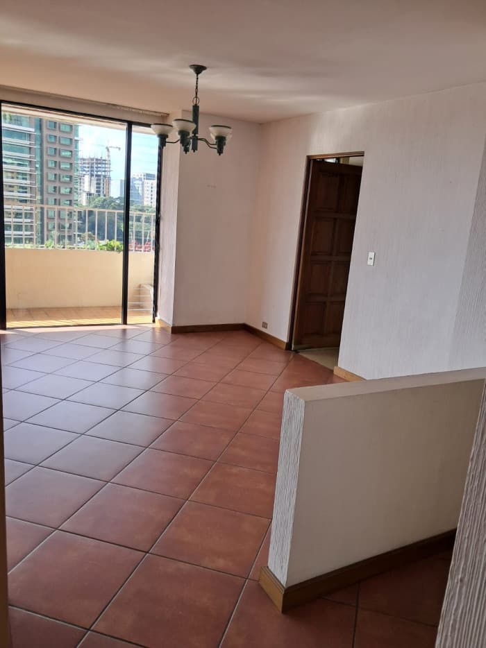 Apartamento en Venta en Zona 10 frente a CC La Estacion - foto 14
