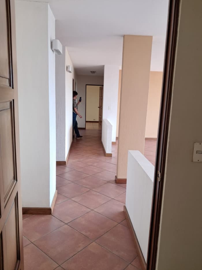 Apartamento en Venta en Zona 10 frente a CC La Estacion - foto 15