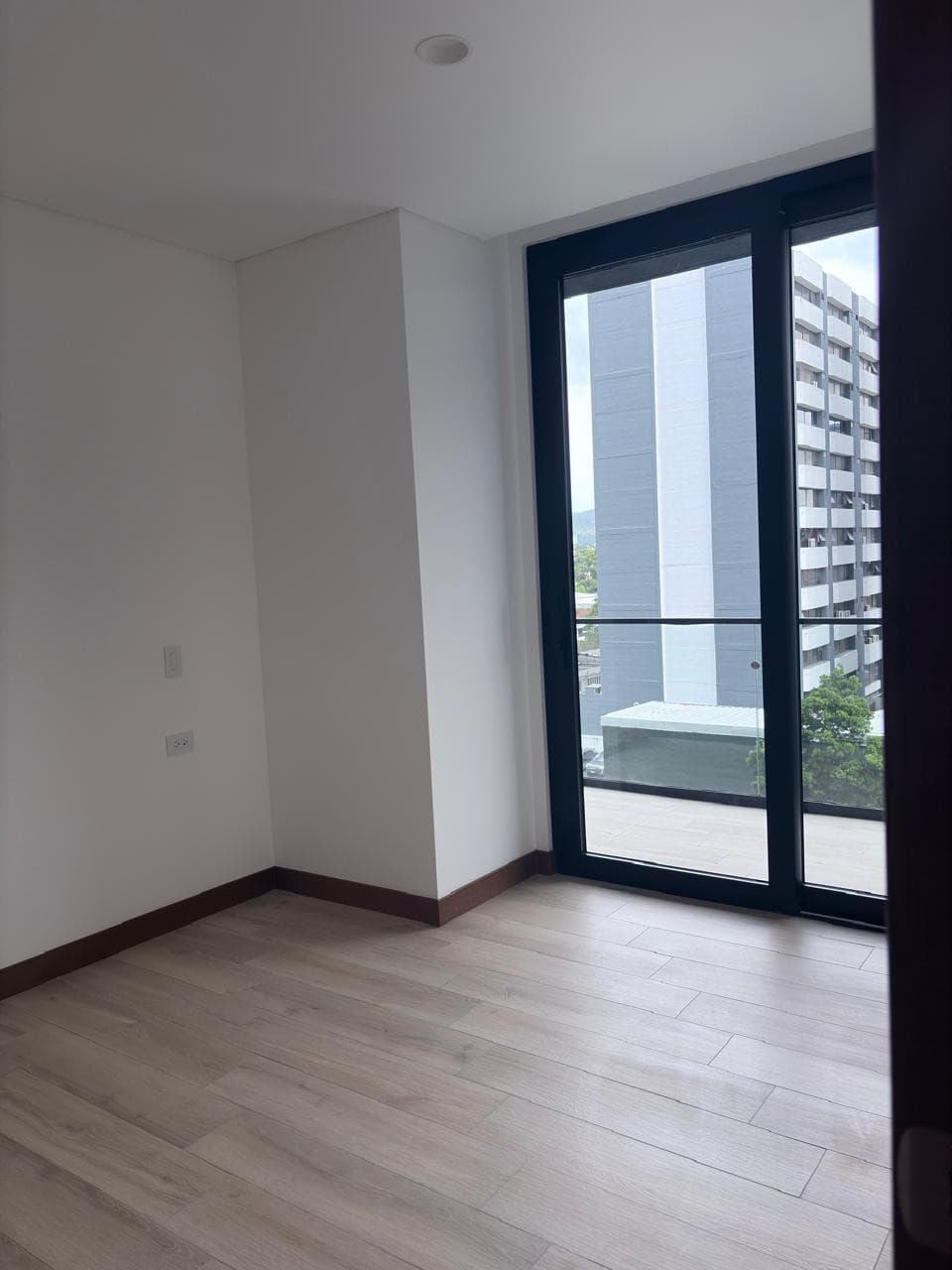 APARTAMENTO EN ALQUILER EN ZONA 10 - GUATEMALA - foto 4