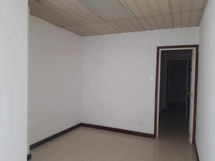 Oficinas en Renta en Zona 10 - foto 3