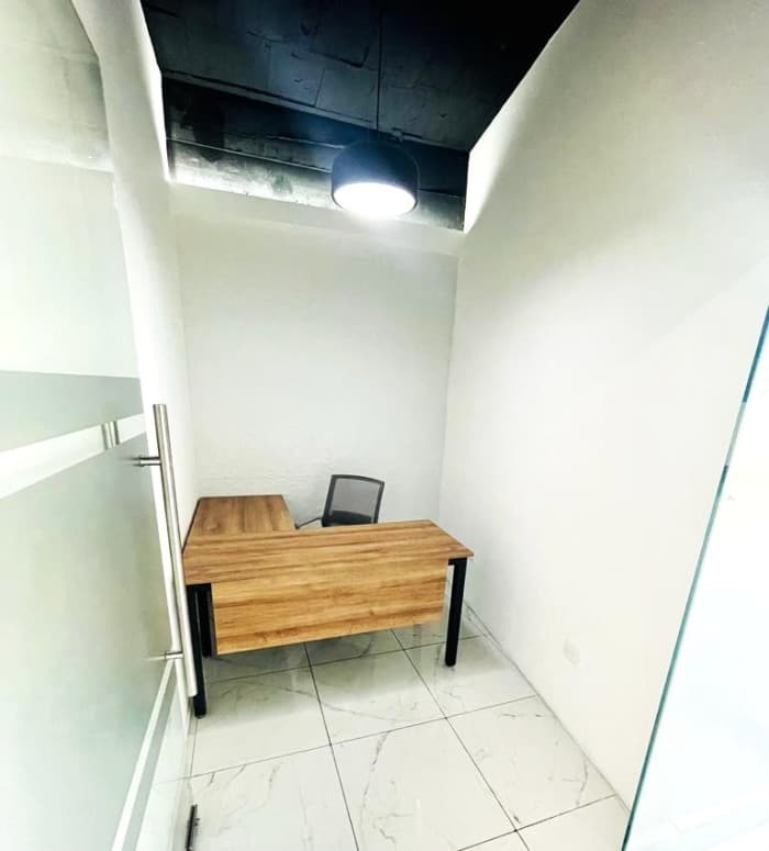 Oficina en Alquiler en Zona 10 - foto 4