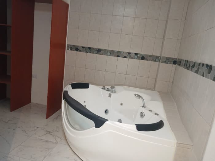 CASA REMODELADA EN VENTA EN ZONA 1 - foto 16