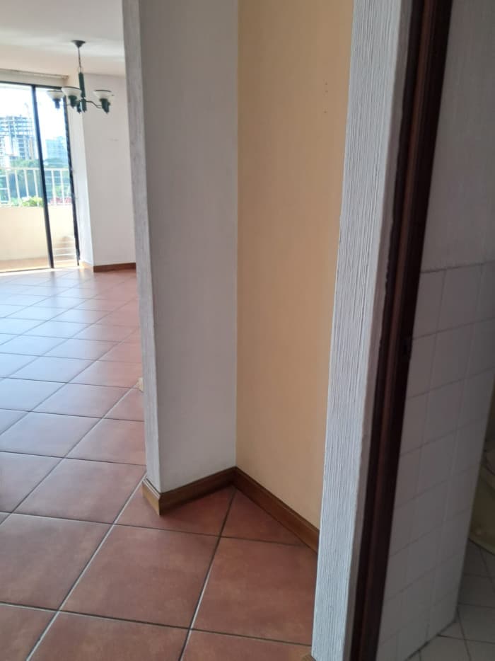 Apartamento en Venta en Zona 10 frente a CC La Estacion - foto 6
