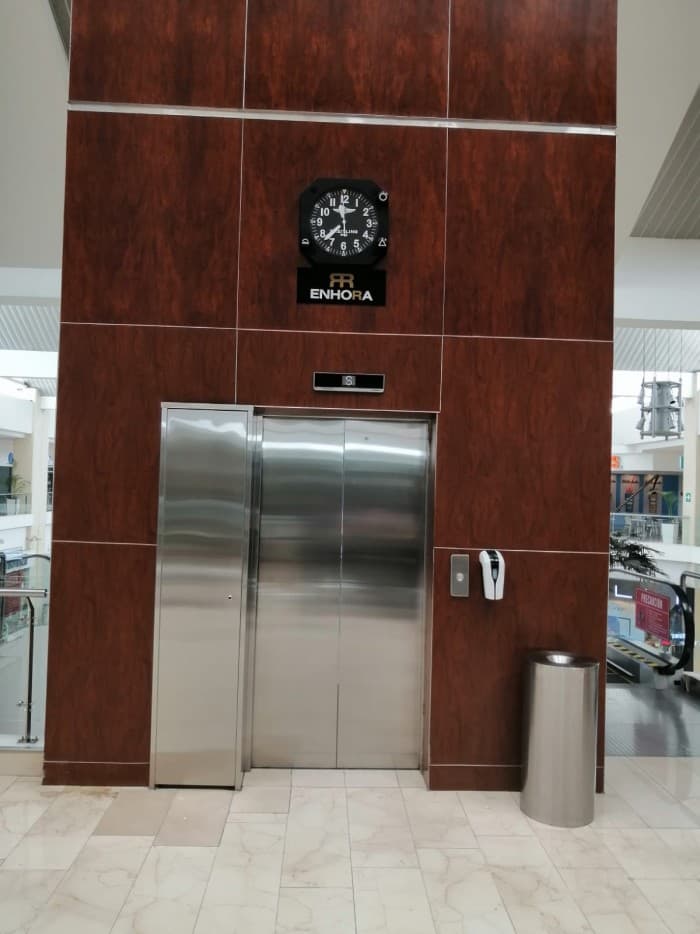 Local Comercial en Venta y Renta en Zona 10 - foto 4