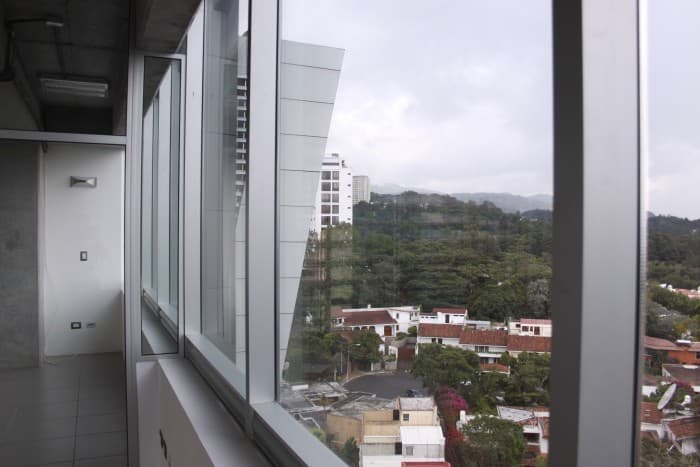 CityMax Renta Oficina en Edificio DOMANI zona 15 - foto 4