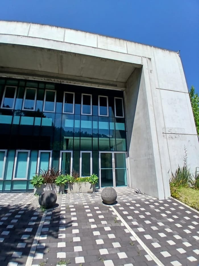 Amplia Oficina Comercial de Dos Niveles - foto 2