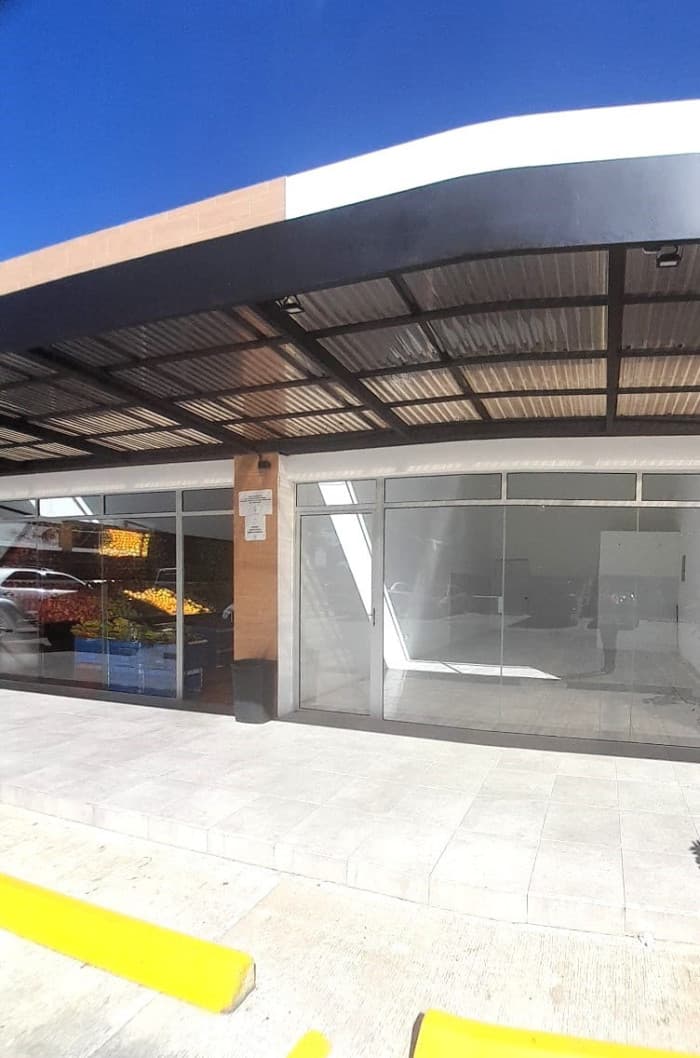 Local Comercial en Renta fuera de Exclusivo Condominio - foto 2