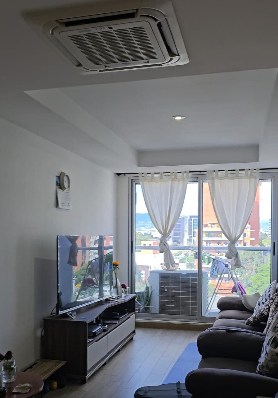 APARTAMENTO EN VENTA ZONA 10 - foto 2