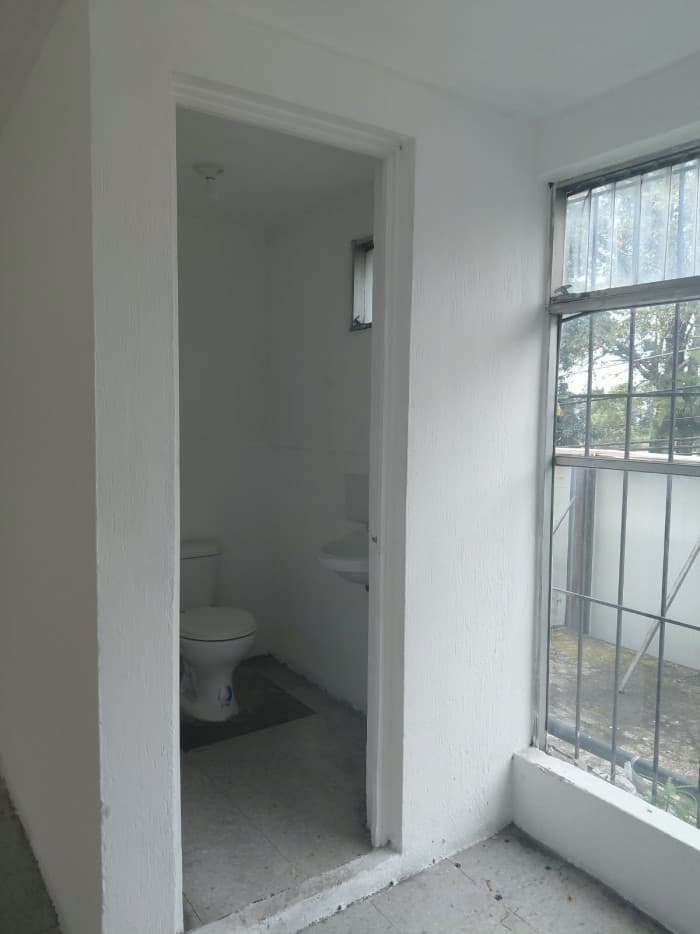 Local Comercial en Renta en Plaza Surti Ahorro. Zona 18 - foto 4