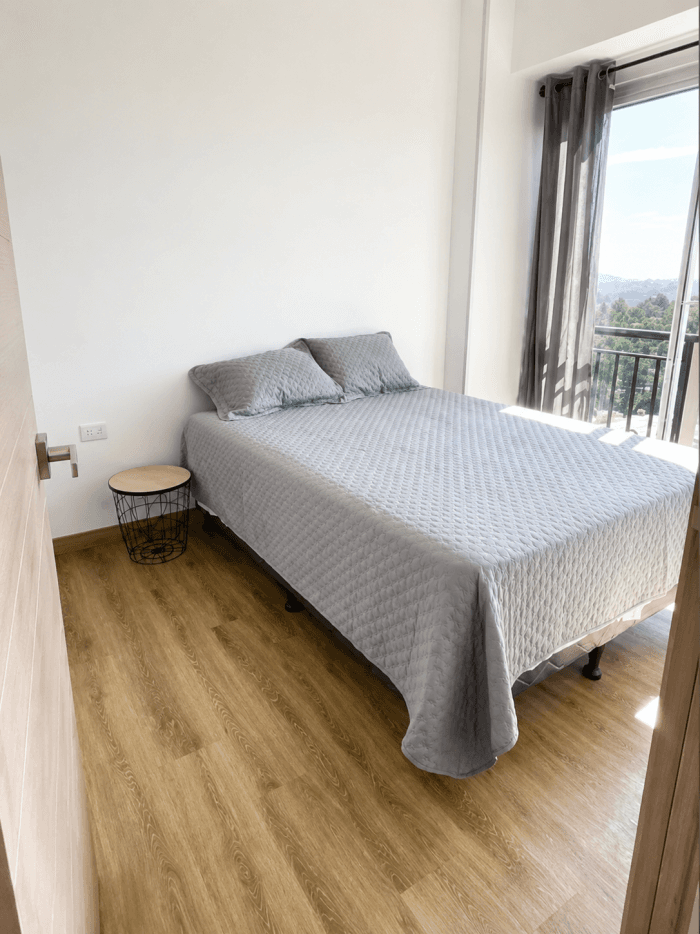 APARTAMENTO AMUEBLADO EN ALQUILER EN ZONA 2  - foto 2