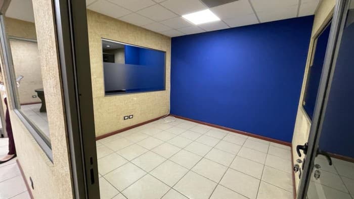 OFICINA COMERCIAL EN RENTA, AREA EL NARANJO - foto 4