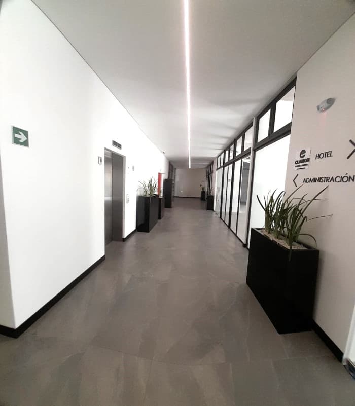 Local Comercial en Renta Zona 10 - Excelente Ubicación - foto 4