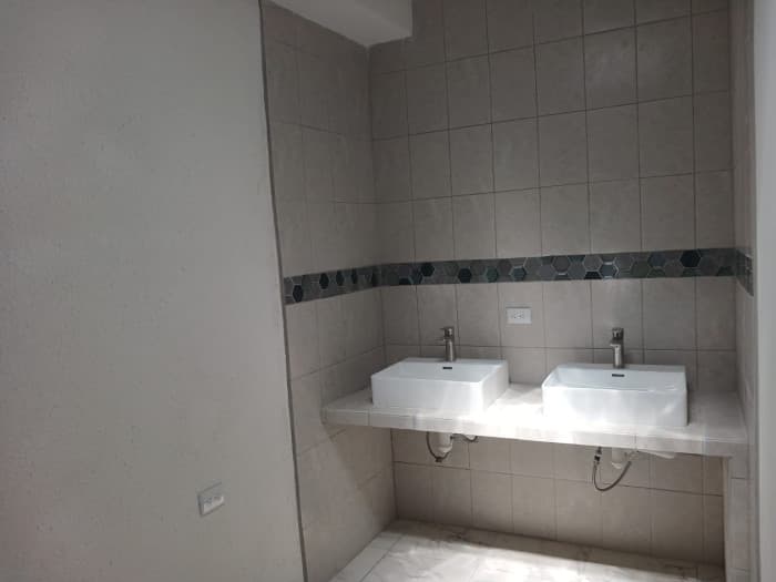 CASA REMODELADA EN VENTA EN ZONA 1 - foto 18