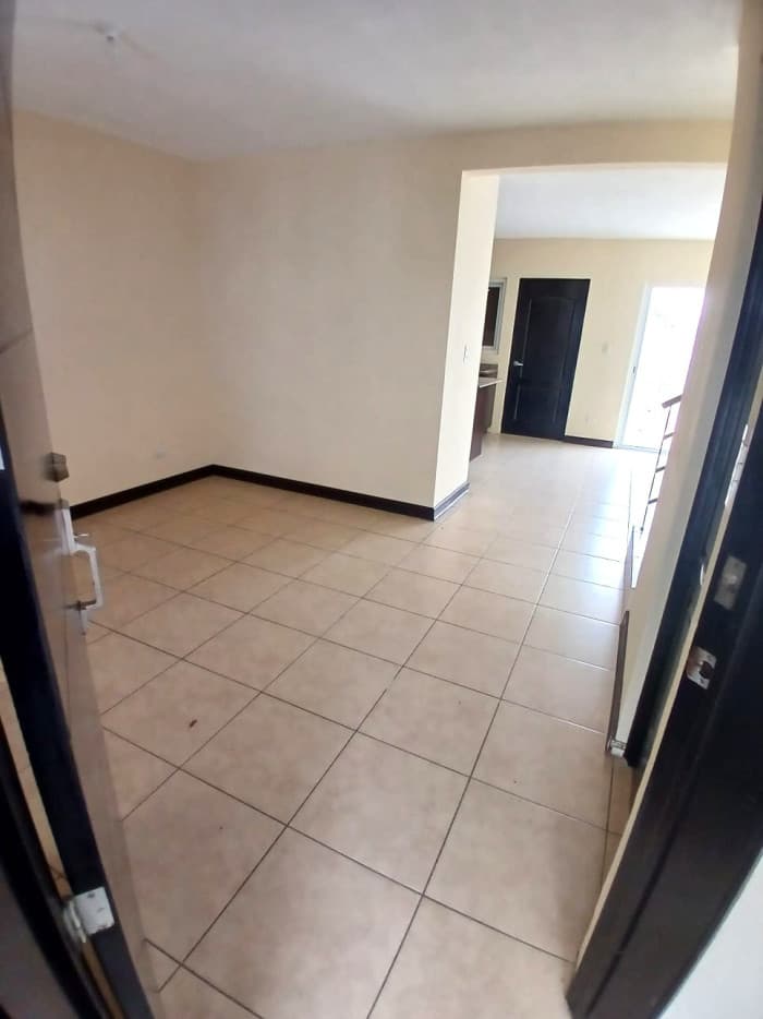 Casa en Venta en La Reserva, Carretera a El Salvador  - foto 2
