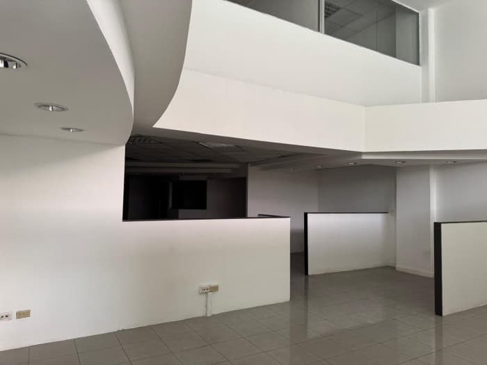 Local Comercial en Renta en Calzada Roosevelt zona 7 - foto 3