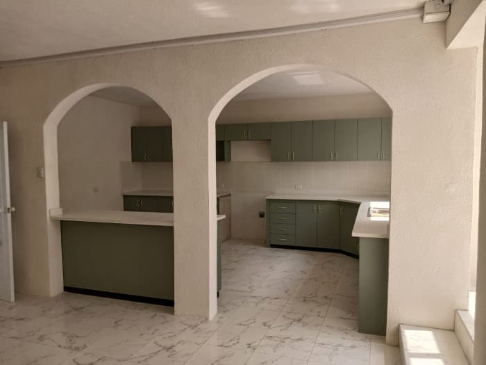 CASA REMODELADA EN VENTA EN ZONA 1 - foto 4