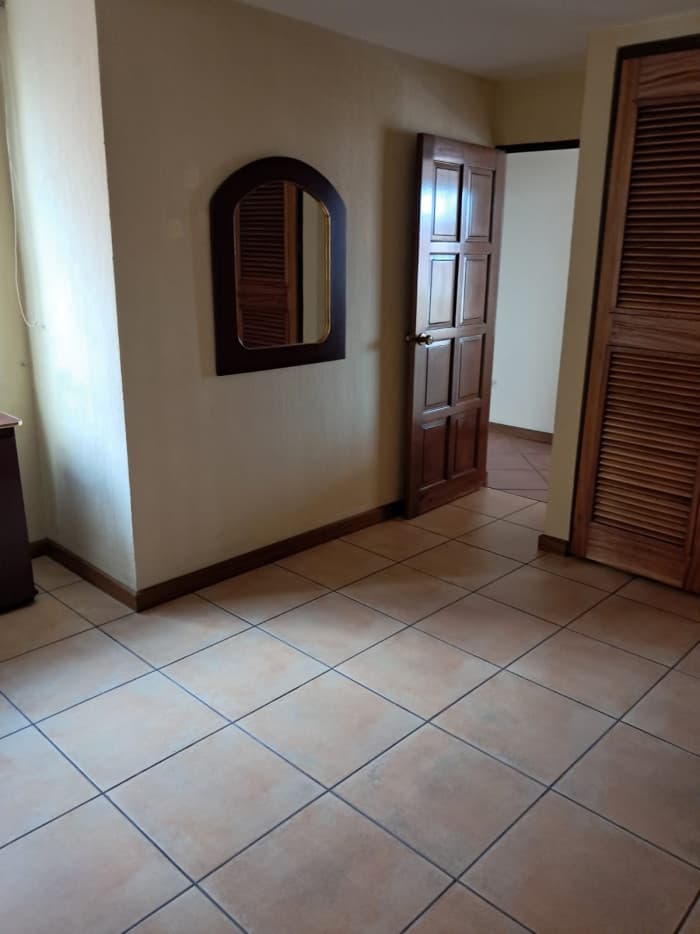 Apartamento en Venta en Zona 10 frente a CC La Estacion - foto 20