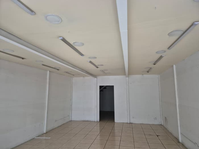 LOCAL COMERCIAL EN RENTA  - foto 2