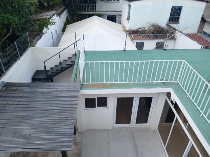 CASA REMODELADA EN VENTA EN ZONA 1 - foto 3