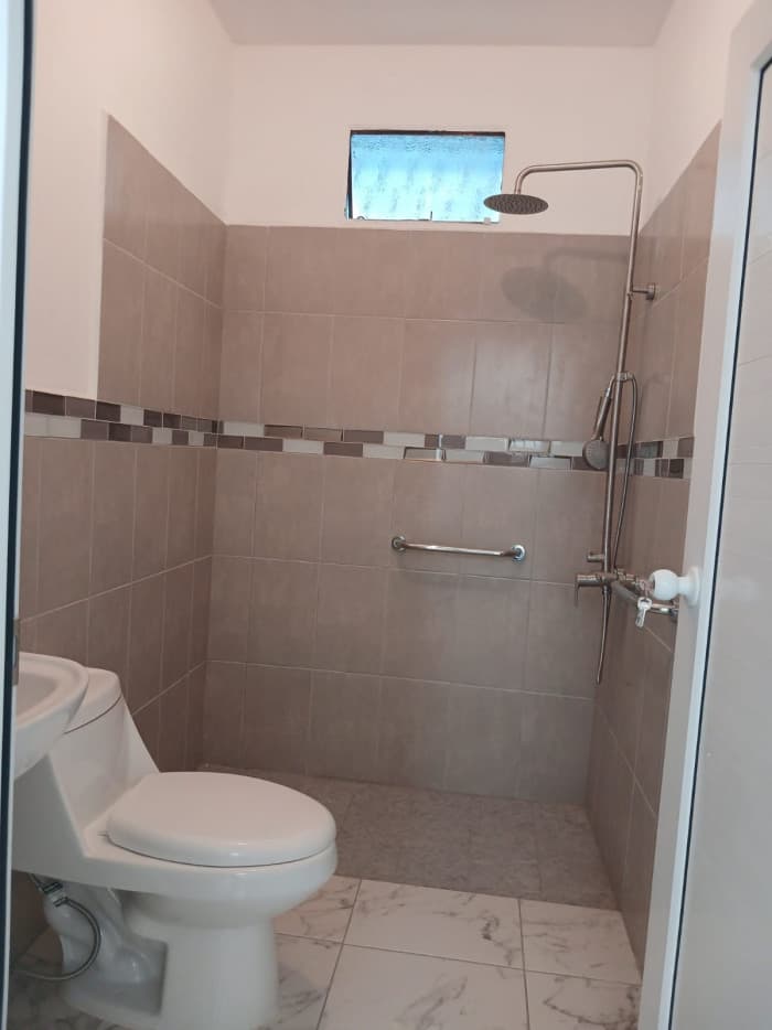 CASA REMODELADA EN VENTA EN ZONA 1 - foto 19