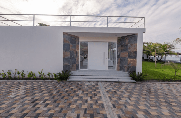 Venta Casa Vacacional a orillas de Playa Monterrico - foto 4