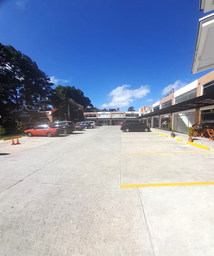 Local Comercial en Renta fuera de Exclusivo Condominio - foto 4