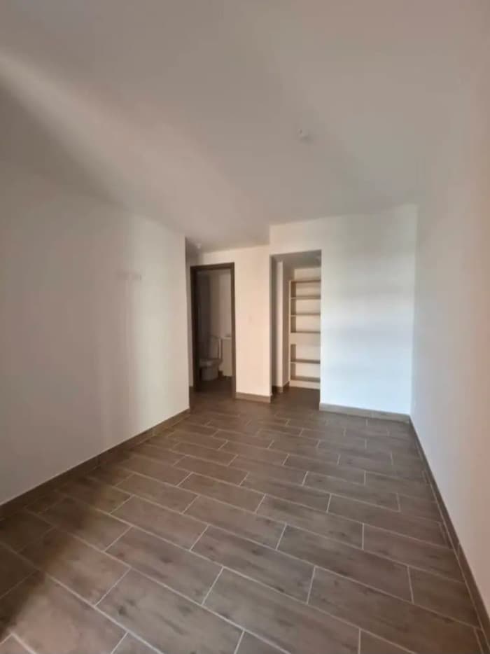 APARTAMENTO EN ALQUILER EN MODRA Z.4 - foto 4