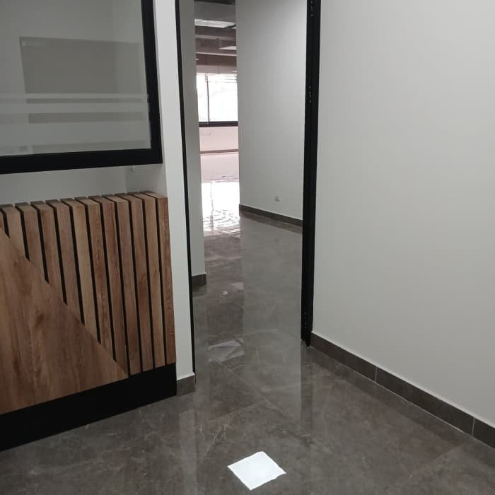 Rento Oficina Comercial en Zona 15 - foto 4