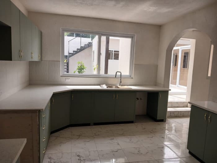 CASA REMODELADA EN VENTA EN ZONA 1 - foto 5