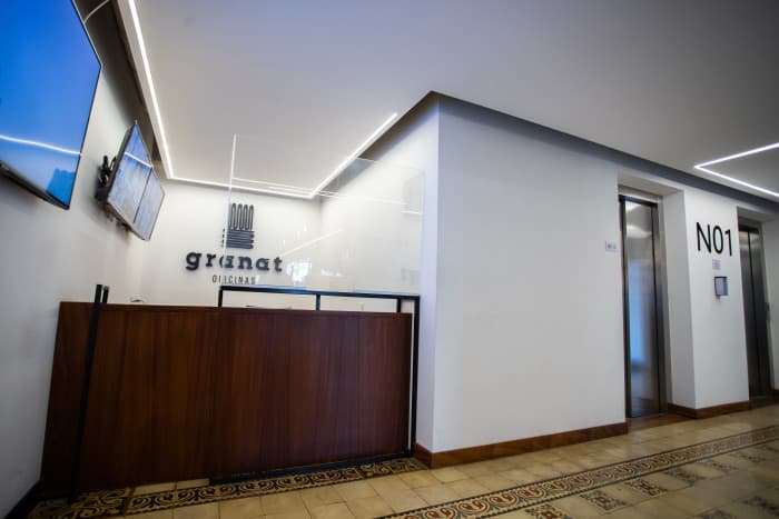 Oficinas en venta en zona 4 para inversión - foto 2