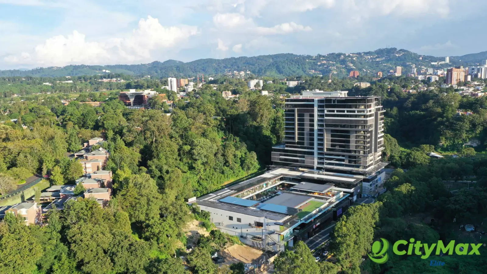 SPAZIO Centro de Negocios - Plaza Comercial - foto 7