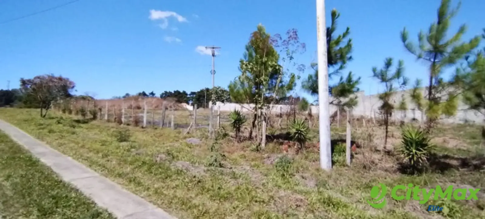 Terreno en Jardines de Versalles, Santa Elena Barillas - foto 1
