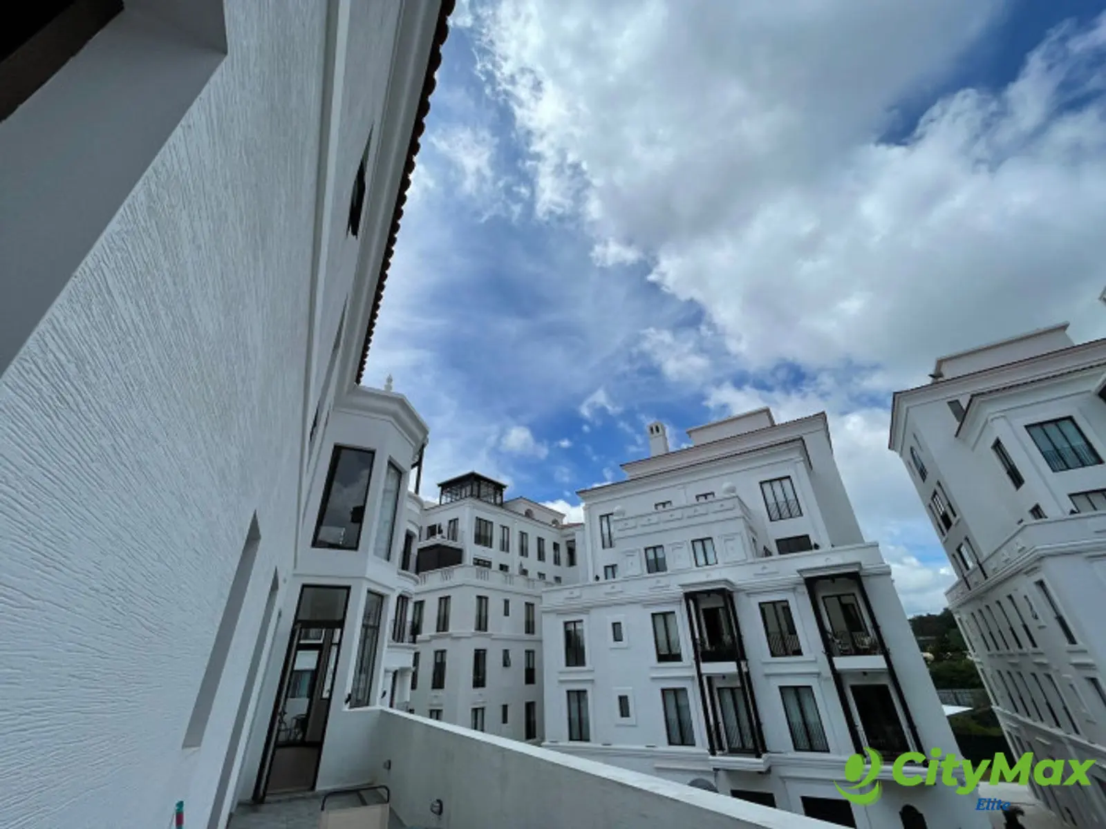 Apartamento en renta en Lirios de Cayalá - foto 1