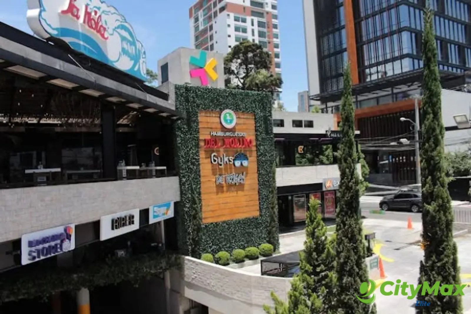Local comercial de 45 m2 en alquiler en Zona 10 - foto 1